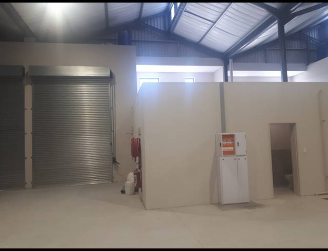 302M² WAREHOUSE TO LET IN FISANTEKRAAL INDUSTRIAL